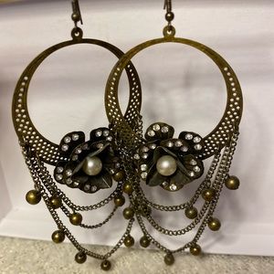 Vintage-Inspired Brass Floral Hoop Earrings with Pearl Accent